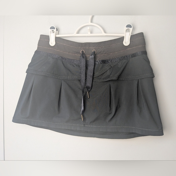 LULULEMON Tennis Skort Size 6 Black And Brown Model Personal Best Ruffle - Picture 1 of 10